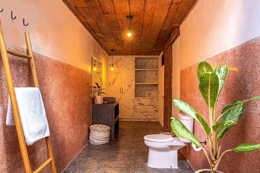Berawa Canggu Stylish Joglo 3 Bedrooms Private Villa With Private Pool 외부 사진