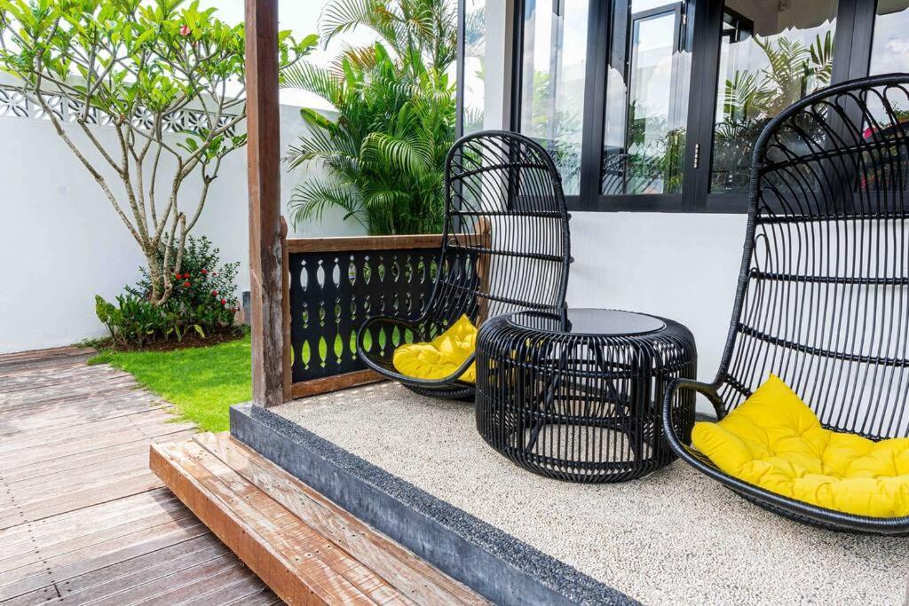 Berawa Canggu Stylish Joglo 3 Bedrooms Private Villa With Private Pool 외부 사진