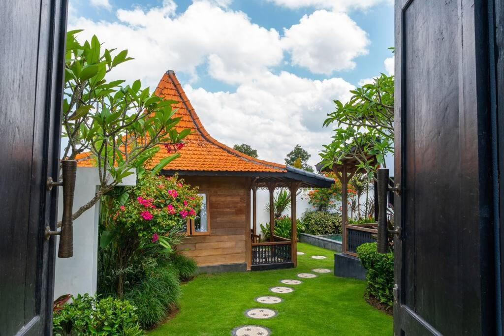 Berawa Canggu Stylish Joglo 3 Bedrooms Private Villa With Private Pool 외부 사진