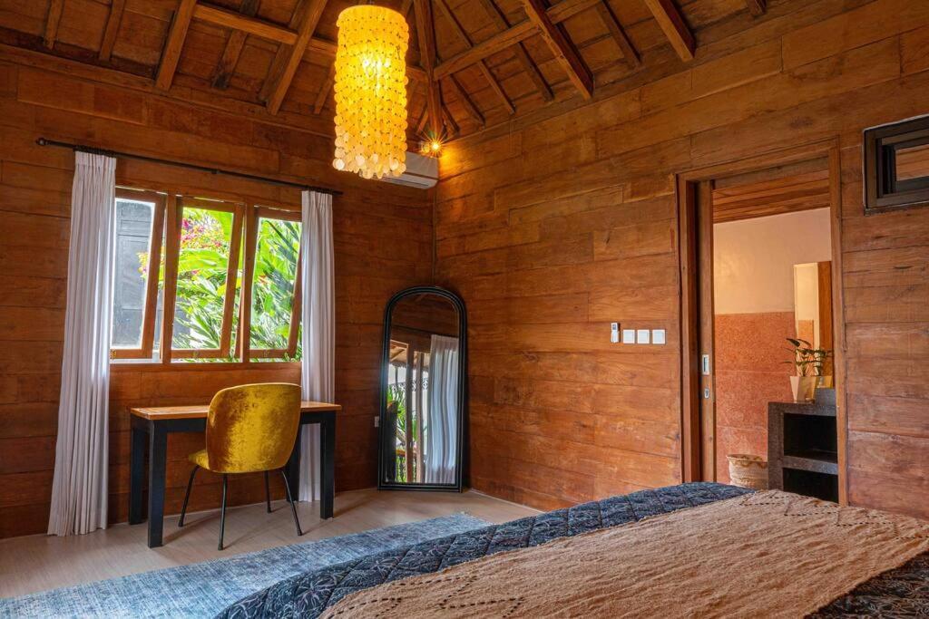 Berawa Canggu Stylish Joglo 3 Bedrooms Private Villa With Private Pool 외부 사진